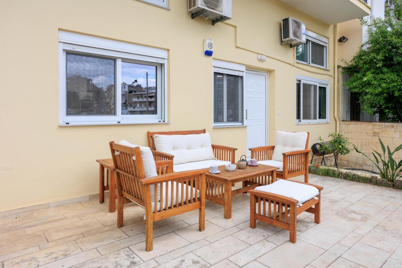 Electra Modern Apartment With Cozy Garden Ираклио Екстериор снимка